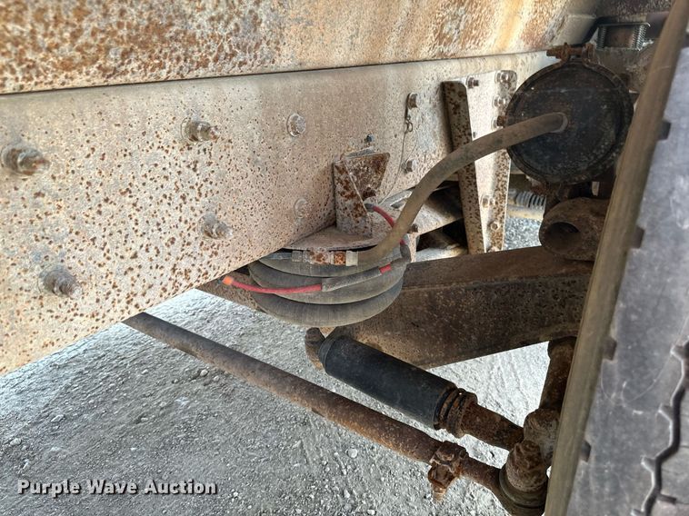 image for item EB2623 1999 Mack CL 713 dump truck