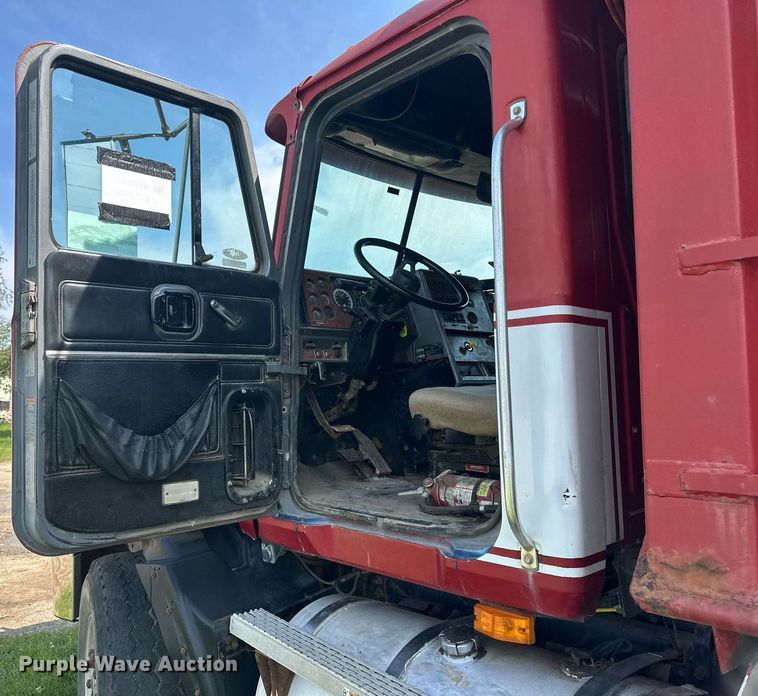 image for item EB2623 1999 Mack CL 713 dump truck