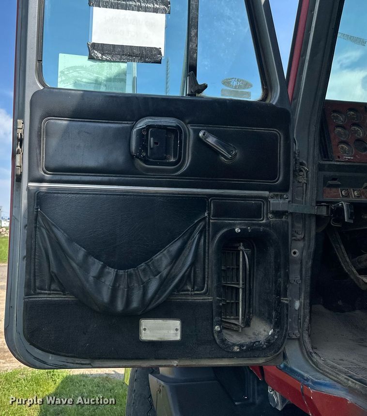 image for item EB2623 1999 Mack CL 713 dump truck