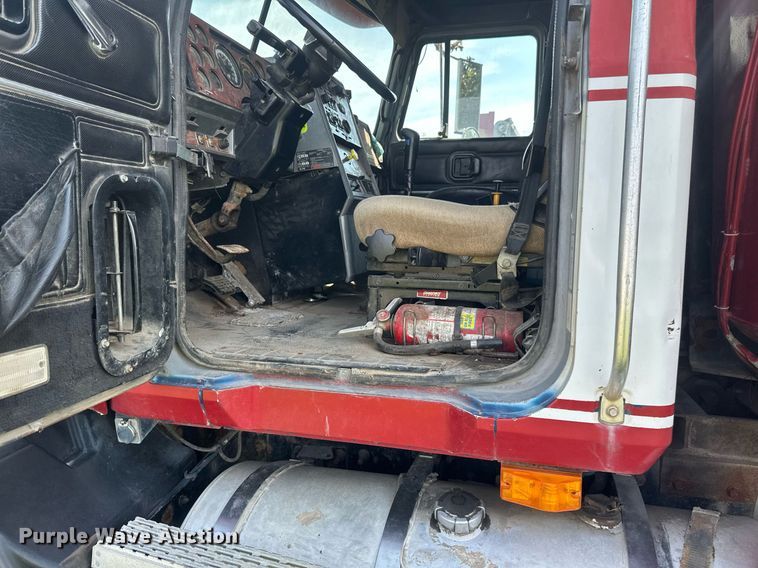 image for item EB2623 1999 Mack CL 713 dump truck