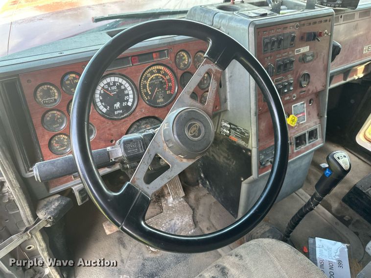 image for item EB2623 1999 Mack CL 713 dump truck