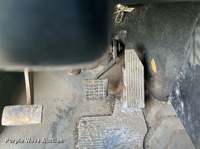 image for item EB2623 1999 Mack CL 713 dump truck