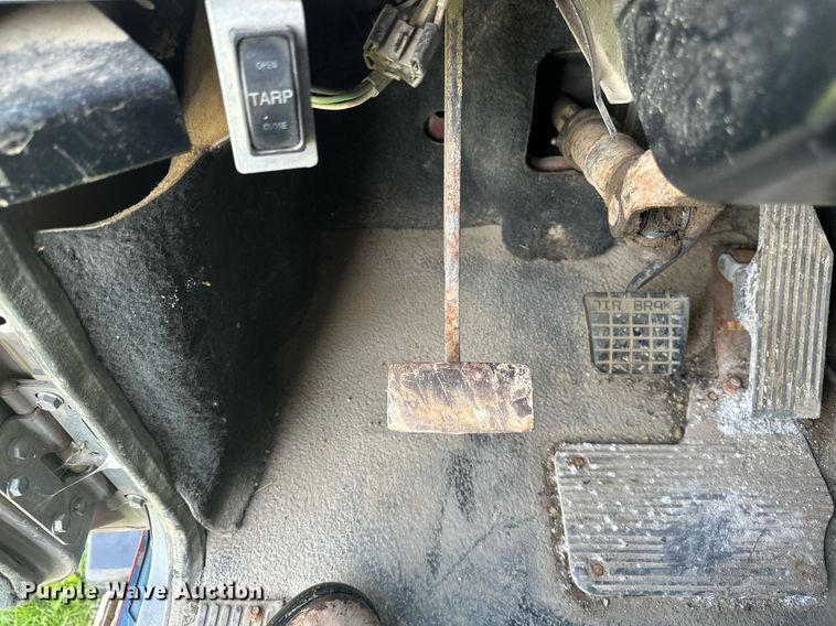 image for item EB2623 1999 Mack CL 713 dump truck