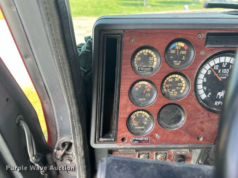 image for item EB2623 1999 Mack CL 713 dump truck