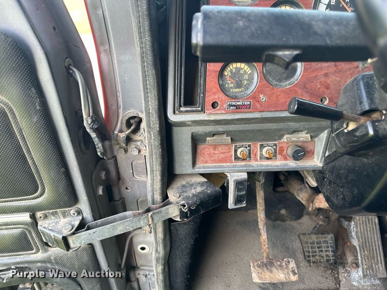 image for item EB2623 1999 Mack CL 713 dump truck