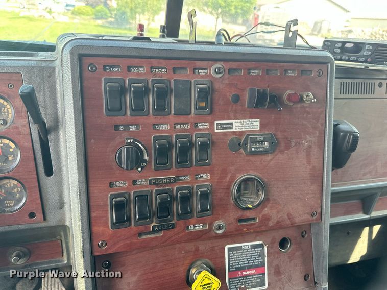 image for item EB2623 1999 Mack CL 713 dump truck