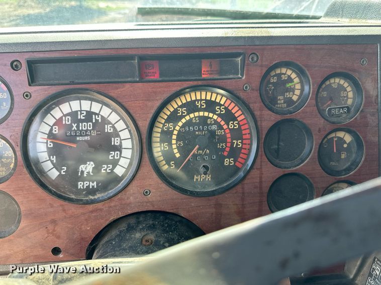 image for item EB2623 1999 Mack CL 713 dump truck