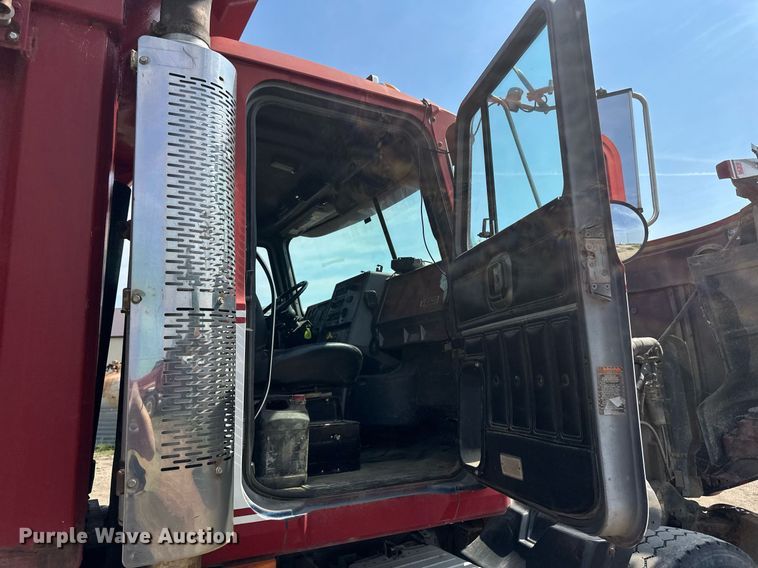 image for item EB2623 1999 Mack CL 713 dump truck