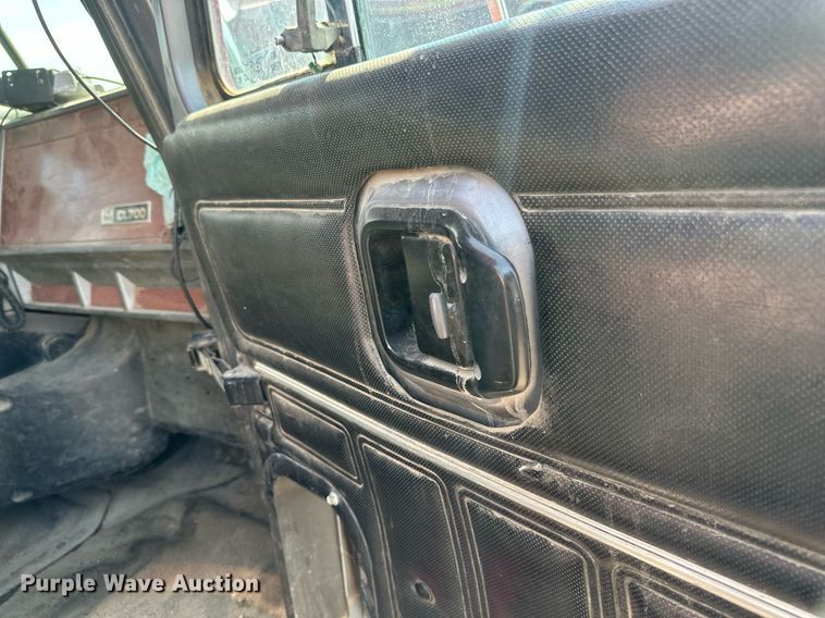 image for item EB2623 1999 Mack CL 713 dump truck