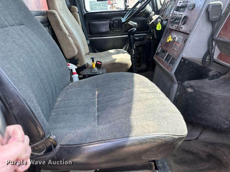 image for item EB2623 1999 Mack CL 713 dump truck