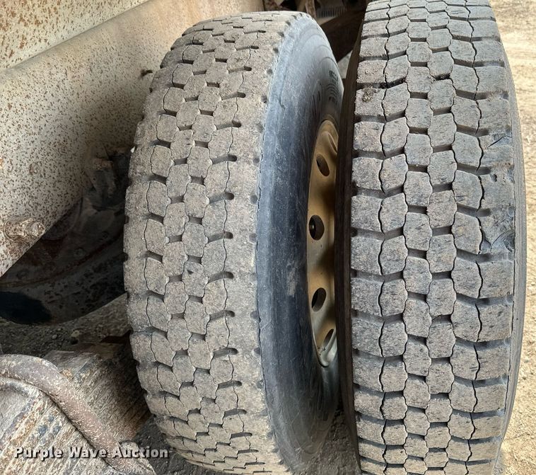 image for item EB2623 1999 Mack CL 713 dump truck