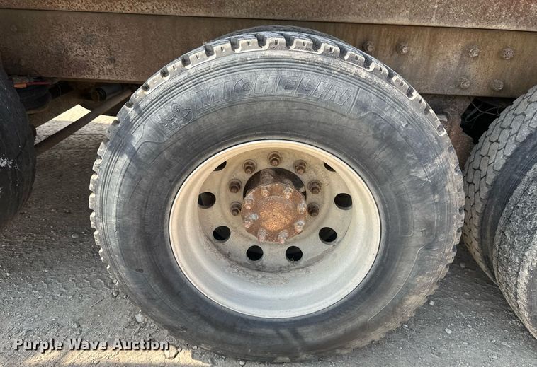 image for item EB2623 1999 Mack CL 713 dump truck