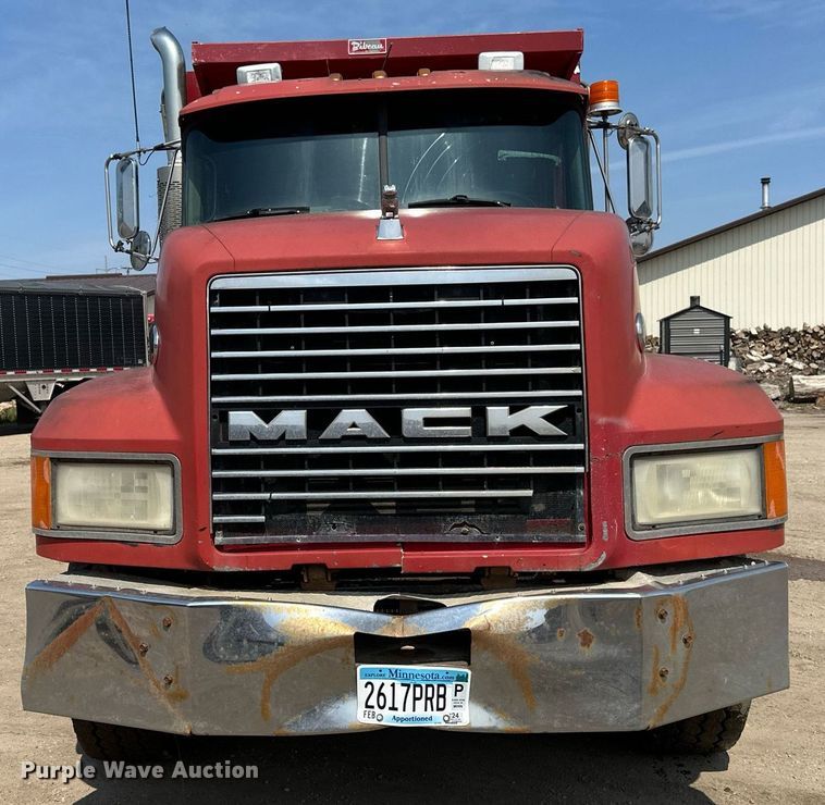 image for item EB2624 2000 Mack CL713 dump truck