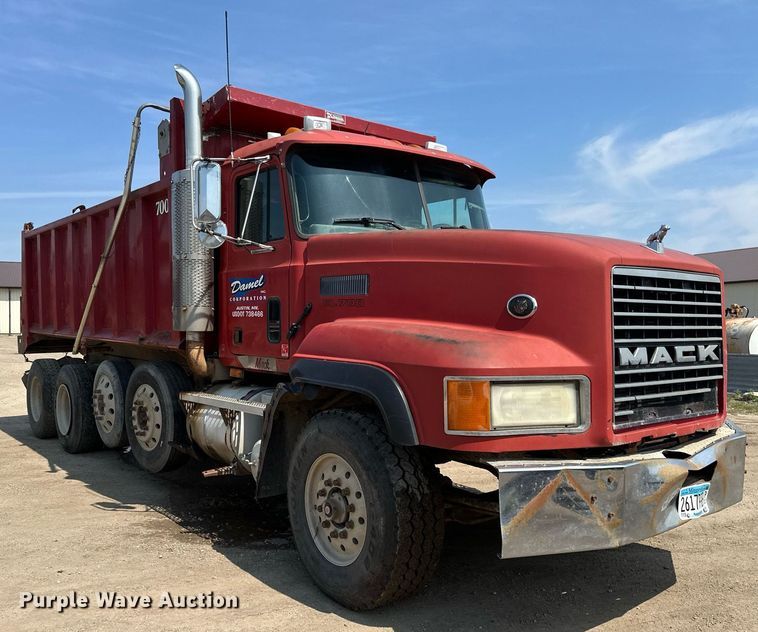 image for item EB2624 2000 Mack CL713 dump truck