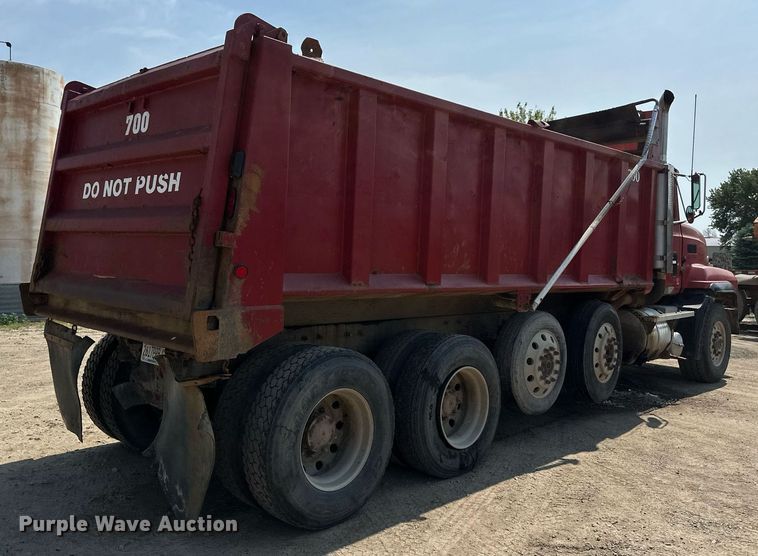 image for item EB2624 2000 Mack CL713 dump truck