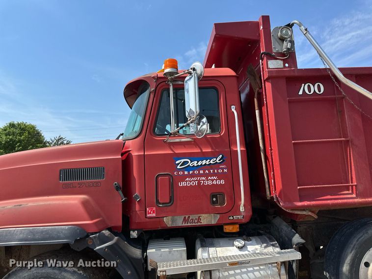 image for item EB2624 2000 Mack CL713 dump truck