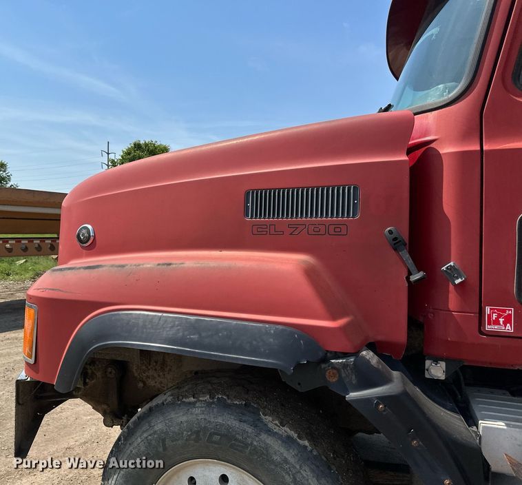 image for item EB2624 2000 Mack CL713 dump truck