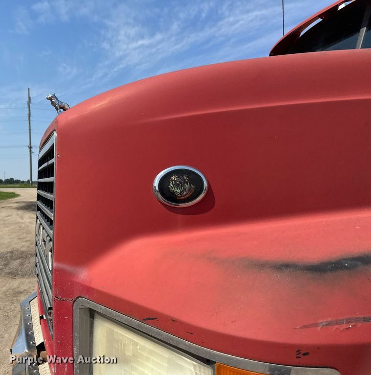 image for item EB2624 2000 Mack CL713 dump truck