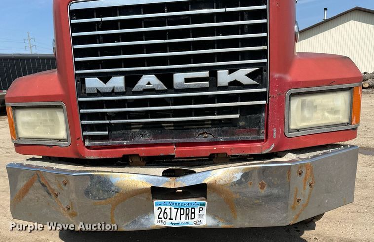 image for item EB2624 2000 Mack CL713 dump truck