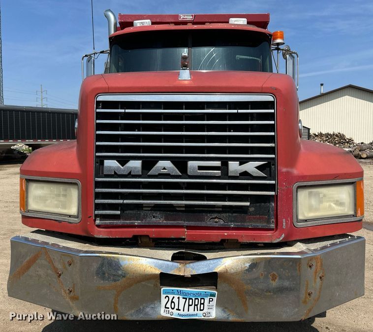 image for item EB2624 2000 Mack CL713 dump truck