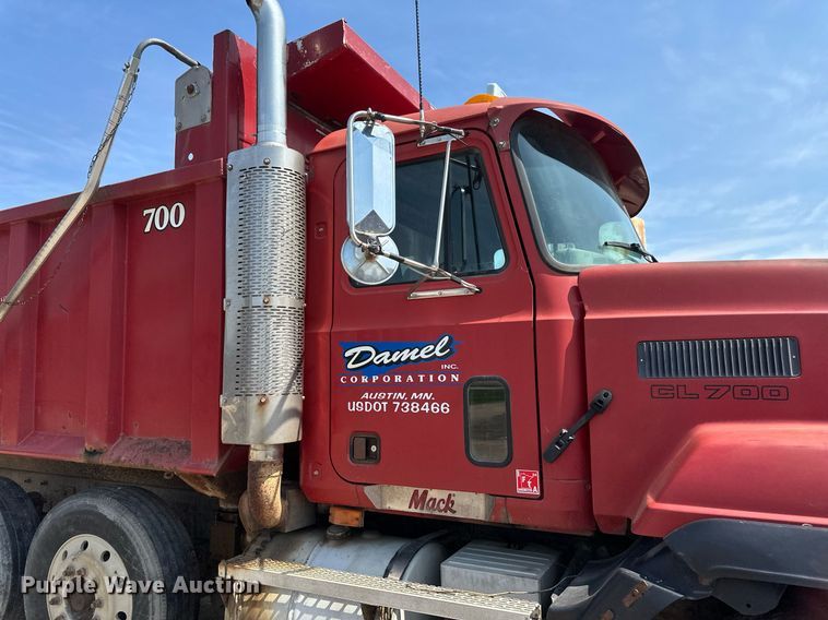 image for item EB2624 2000 Mack CL713 dump truck