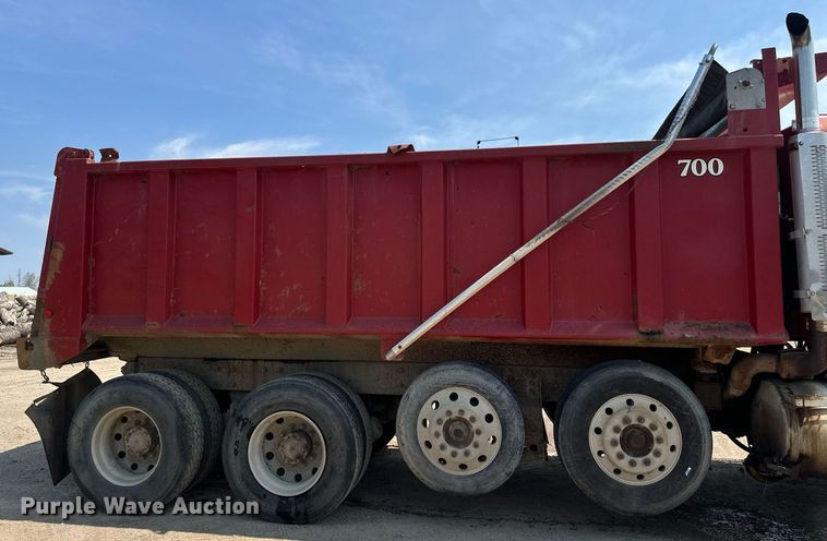 image for item EB2624 2000 Mack CL713 dump truck