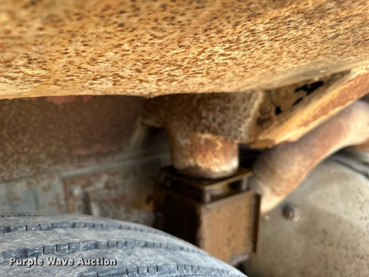 image for item EB2624 2000 Mack CL713 dump truck