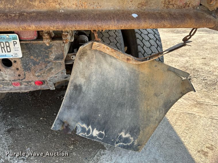 image for item EB2624 2000 Mack CL713 dump truck