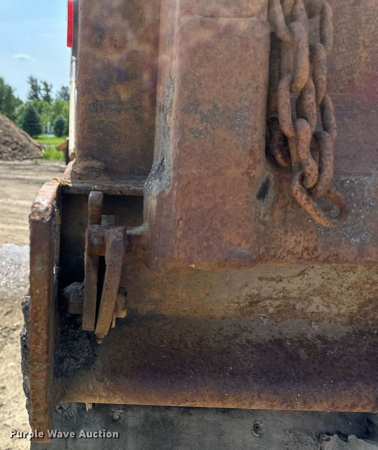 image for item EB2624 2000 Mack CL713 dump truck