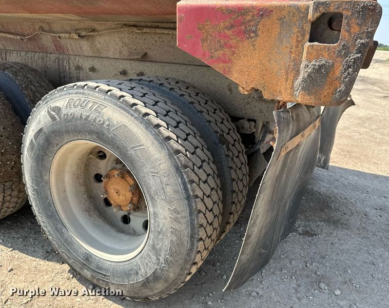 image for item EB2624 2000 Mack CL713 dump truck