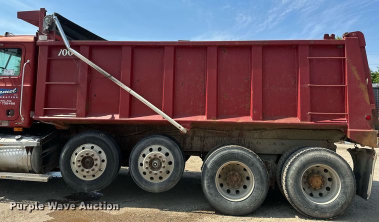 image for item EB2624 2000 Mack CL713 dump truck