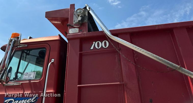 image for item EB2624 2000 Mack CL713 dump truck