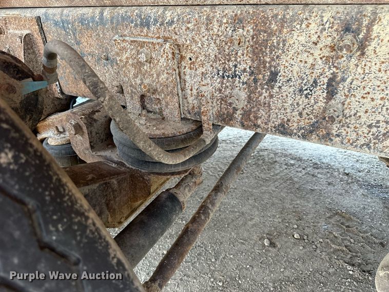 image for item EB2624 2000 Mack CL713 dump truck