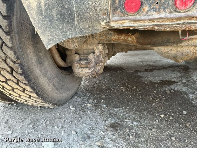 image for item EB2624 2000 Mack CL713 dump truck