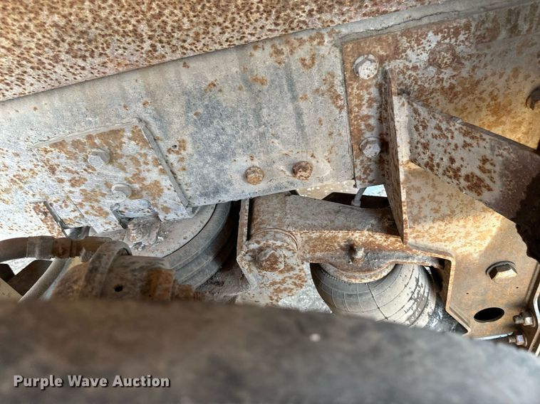 image for item EB2624 2000 Mack CL713 dump truck