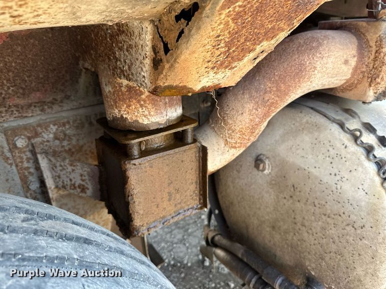 image for item EB2624 2000 Mack CL713 dump truck