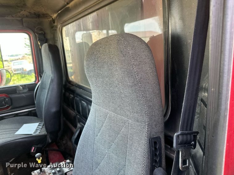 image for item EB2624 2000 Mack CL713 dump truck