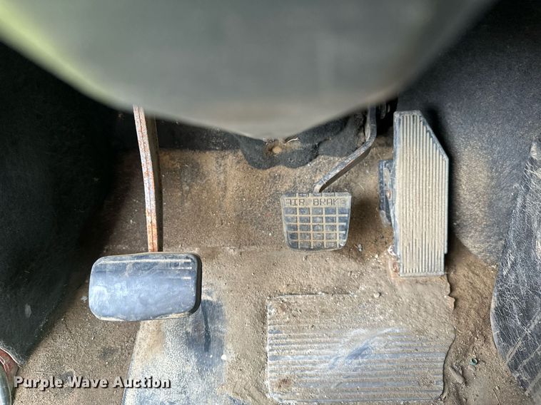 image for item EB2624 2000 Mack CL713 dump truck