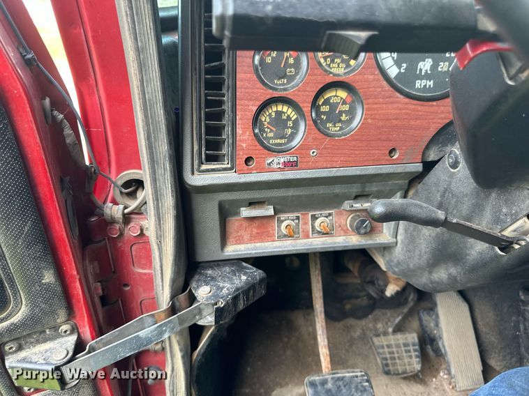 image for item EB2624 2000 Mack CL713 dump truck