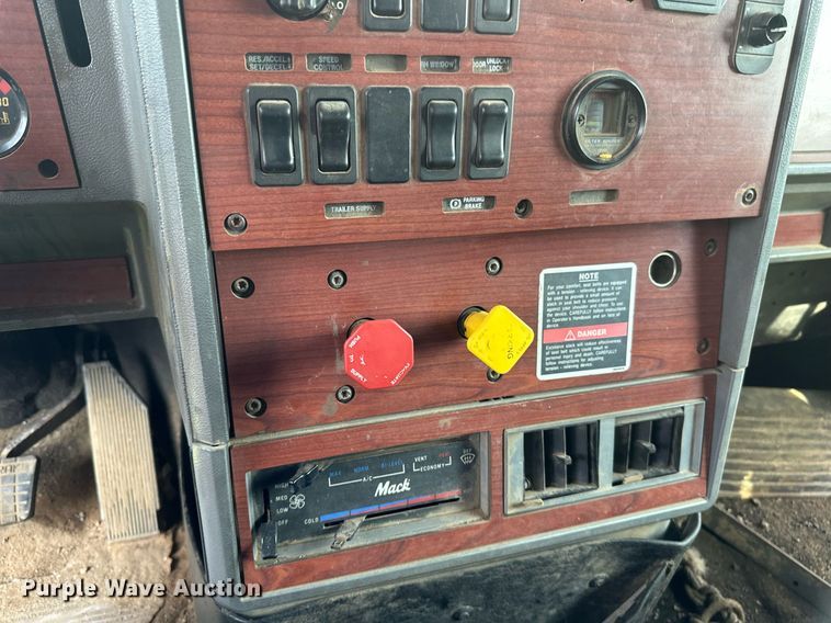 image for item EB2624 2000 Mack CL713 dump truck