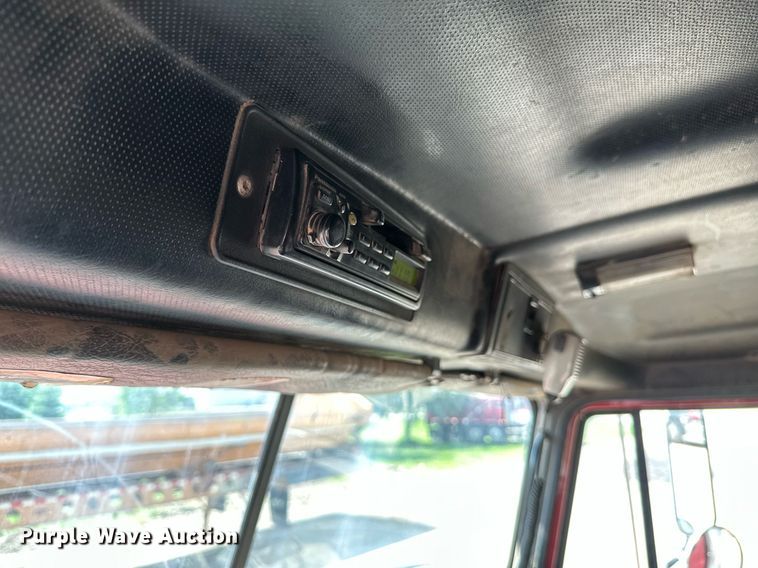 image for item EB2624 2000 Mack CL713 dump truck