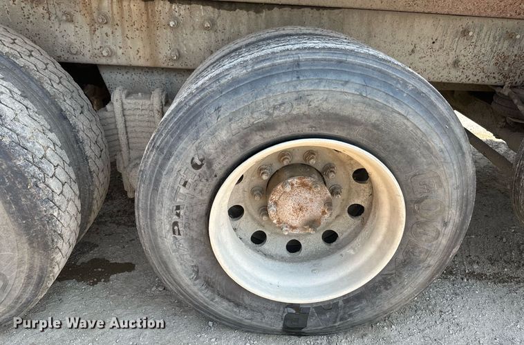 image for item EB2624 2000 Mack CL713 dump truck