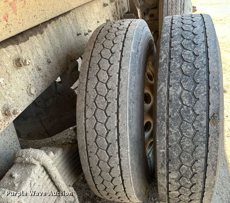 image for item EB2624 2000 Mack CL713 dump truck