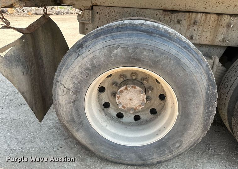 image for item EB2624 2000 Mack CL713 dump truck