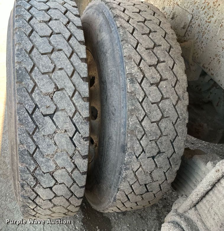 image for item EB2624 2000 Mack CL713 dump truck