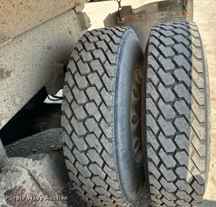 image for item EB2624 2000 Mack CL713 dump truck