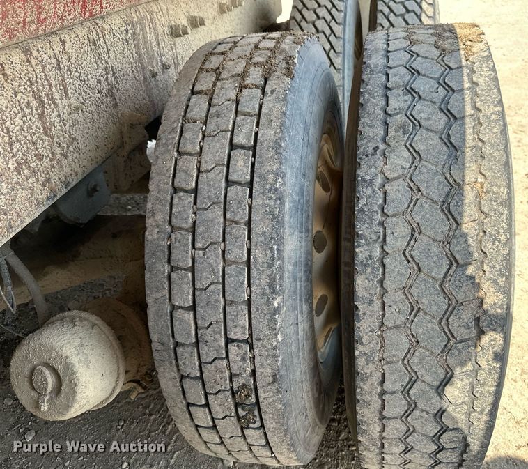 image for item EB2624 2000 Mack CL713 dump truck