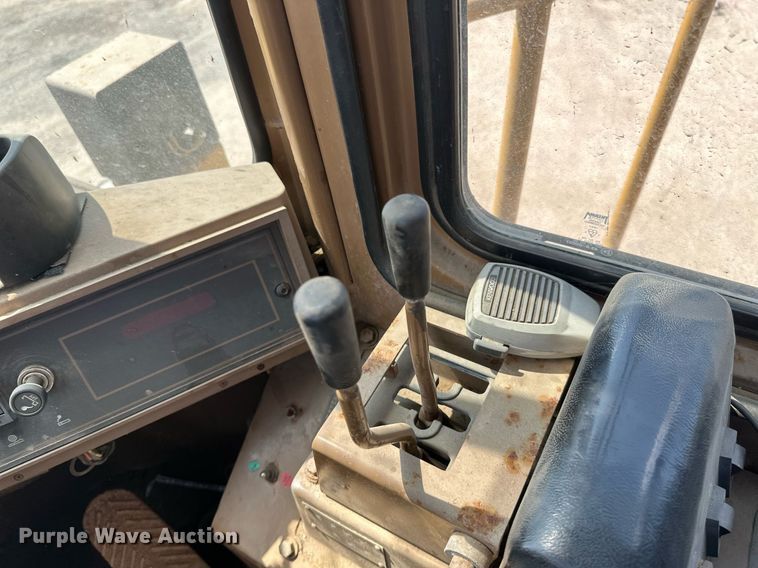 image for item EB2625 1992 Caterpillar 950F wheel loader