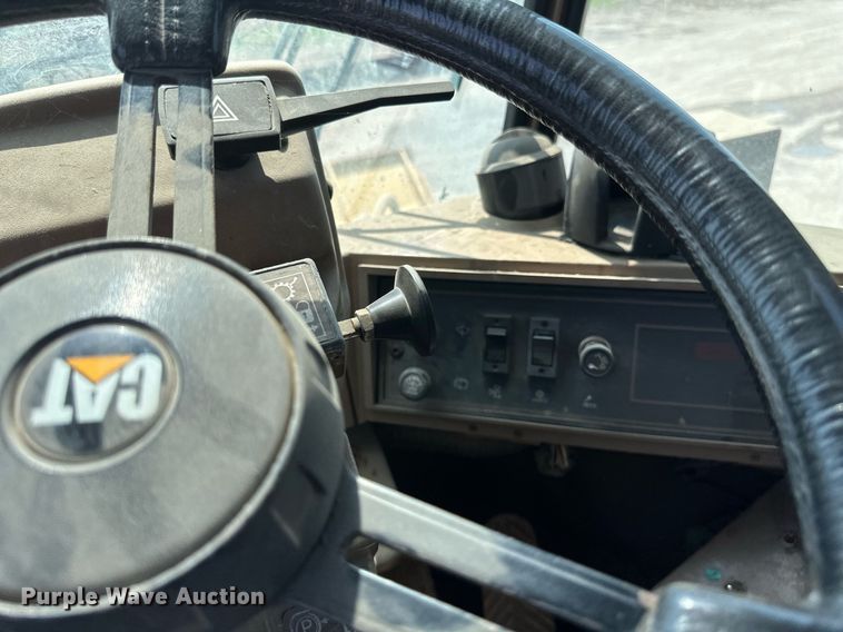 image for item EB2625 1992 Caterpillar 950F wheel loader