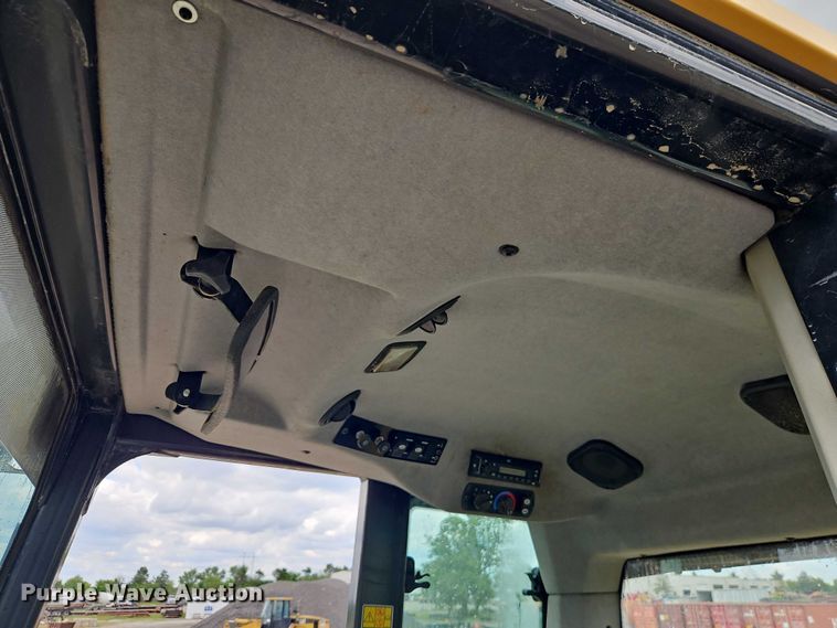 image for item EB8096 2015 Caterpillar 953D track loader